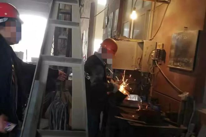 这样“玩火”可不行!鹤山正在严查!动火作业要持证!开云体育 开云官网(图9) 这样“玩火”可不行!鹤山正在严查!动火作业要持证!开云体育 开云官网(图9)