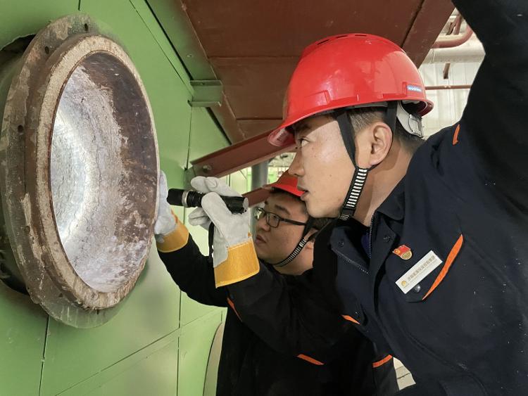 开云 开云体育平台把好安全生产“源头活水” 济南能投集团全面开展供热系统设备检修维护工作_泉城新闻_大众网