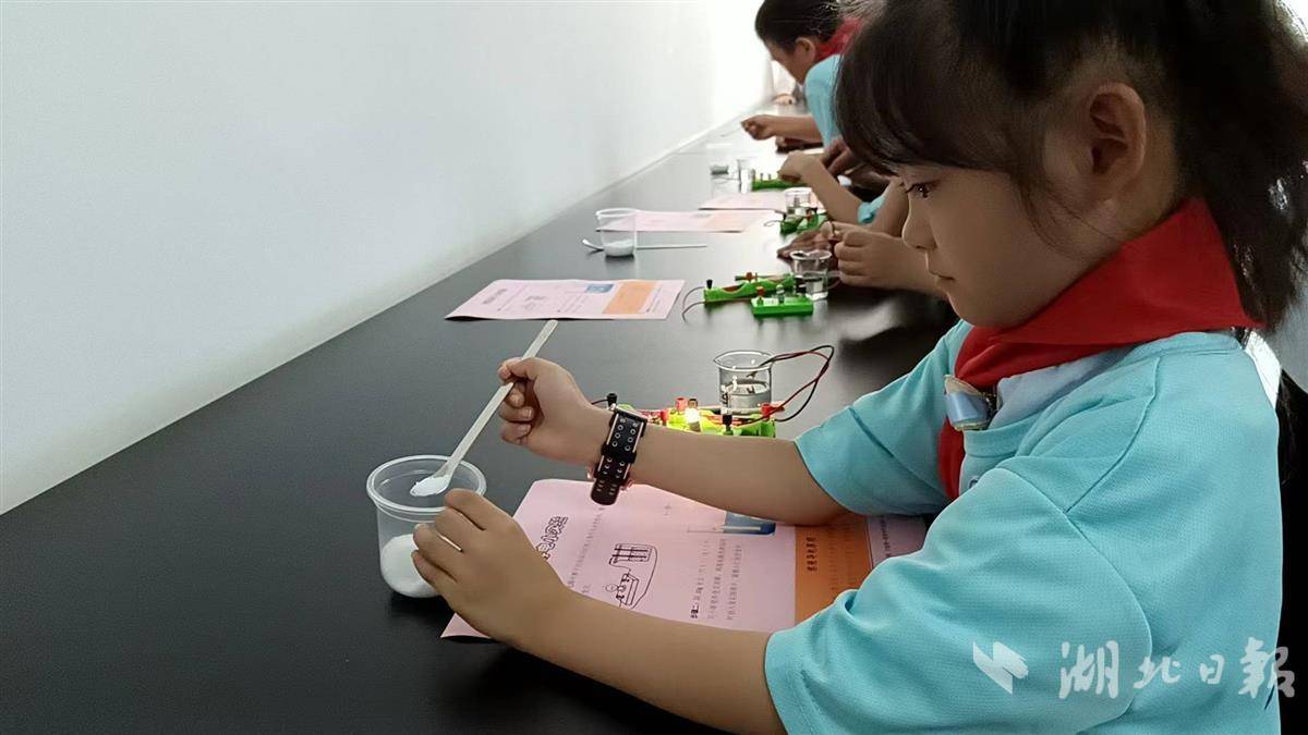 开云体育 开云官网如何保证锅炉压力容器安全？武汉锅检所里的特殊一课(图2)